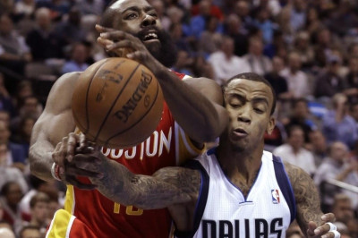 Ντάλας Μάβερικς: «Καίει» ο Έλις (videos)