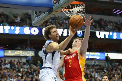 Ντάλας Μάβερικς: «Οικονομικό» συμβόλαιο για Νοβίτσκι