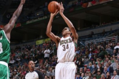 Μιλγουόκι Μπακς: Βραδιά Αντετοκούμπο (videos)