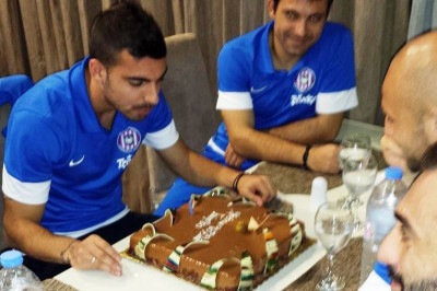 ΑΕΛ Καλλονής: Τούρτα-έκπληξη στον Μανούσο