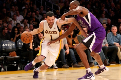 Λος Άντζελες Λέικερς: Χωρίς Φάρμαρ για ένα μήνα