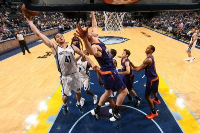 Μέμφις Γκρίζλις: Νέο νταμπλ-νταμπλ για Κουφό (video)