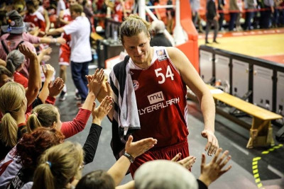 Μπράιαντ στο Onsports: «Ποιο ρεκόρ του Ολυμπιακού; Τη δουλειά της η Μπάγερν!» (photos+videos)