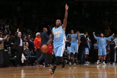 Ντένβερ Νάγκετς: Με… 75-74 τους Ουίζαρντς (video)