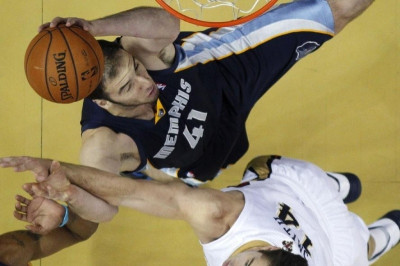 Νιου Ορλίνς Πέλικανς: «Καθάρισαν» Κουφό και Καλάθη (video)