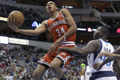 Ντάλας Μάβερικς: «Αρρωστημένη» νίκη με Μπακς, 13 πόντους ο Αντετοκούμπο (videos)