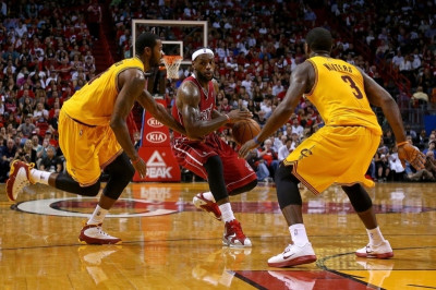 Μαϊάμι Χιτ: Πονάει ο Λεμπρόν