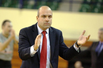 Ίκαρος: Φιλικό με Πανελευσινιακό