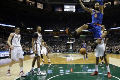 Νιου Γιορκ Νικς: Στη δεύτερη παράταση τους Μπακς, 10 πόντους ο Αντετοκούμπο (video)