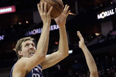 Ντάλας Μάβερικς: «Καθάρισε» το ντέρμπι ο Νοβίτσκι (video)