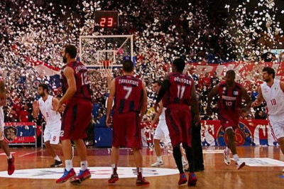 Τρίκαλα: Χριστούγεννα στο παρκέ