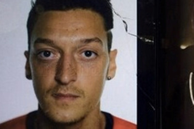 Άρσεναλ: Σωσίας του Οζίλ η κόρη του Γκάρι Λίνεκερ! (photo)