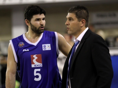 Πανελευσινιακός: Ανεβαίνει ο Παπαμακάριος