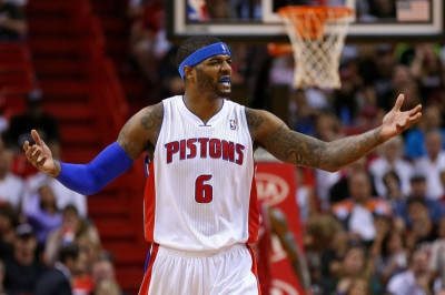 Ντιτρόιτ Πίστονς: Τριγμοί με Σμιθ