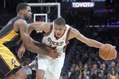 Μιλγουόκι Μπακς: Μικροτραυματισμός για Αντετοκούμπο