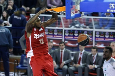 Ολυμπιακός: Ευχές σε Σίμονς (photos)