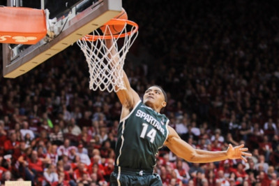 NCAA: Ανεβαίνουν οι Σπάρτανς (videos)