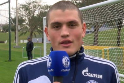 Σάλκε: Ευχήθηκε στα ελληνικά ο Κυριάκος (video)