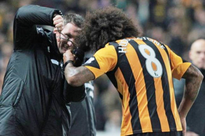 Χαλ: Πούλησε 6.300 λίρες την τούφα του Χάντλστοουν  (video)