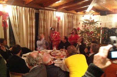 Ασπάστηκε τον Μάγκα ο Κομπότης (video)