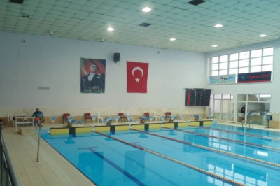 Εθνική τραγωδία: Ελληνόπουλα προπονούνται υπό το... βλέμμα του Κεμάλ Ατατούρκ