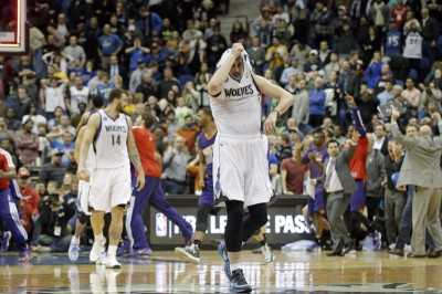 Μινεσότα Τίμπεργουλφς: Κράξιμο από Λοβ