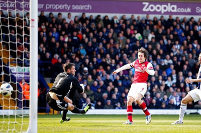 Βενγκέρ: «Ανανεώνει ο Ροσίτσκι»