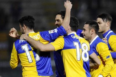 Εύκολα η Πάρμα, 3-0 τη Λιβόρνο (video)