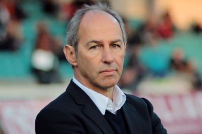 Μάουρερ: «Απαράδεκτος ο βοηθός»