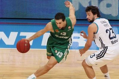 Ο Διαμαντίδης και οι... τάπες του πιτσιρικά (photo)