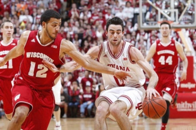 NCAA: Πρώτη ήττα για Ουισκόνσιν (videos)