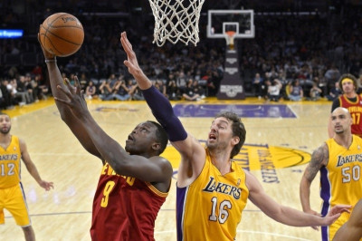 Κλίβελαντ Καβαλίερς: «Έσβησαν» τους Λέικερς (video)