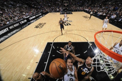 Σαν Αντόνιο Σπερς: Με Πάρκερ τους Τζαζ (video)