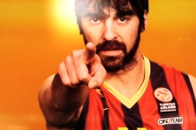 Μπαρτσελόνα: Τι ακούει ο Παπανικολάου και ποιον δείχνει ο Ναβάρο; (video)