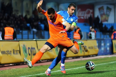 Μανούσος: «Βήμα – βήμα για την παραμονή»