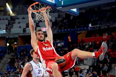 Ολυμπιακός: Πέρασε τον Σαβρασένκο ο Μπέγκιτς (photos+video)