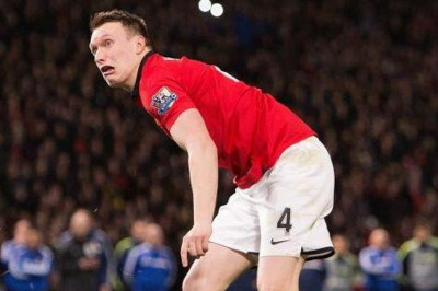 Μάντσεστερ Γιουνάιτεντ: Προσοχή! Ο Τζόουνς βρίσκει… κεφάλια! (video)