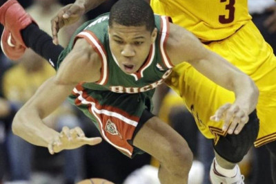 Μιλγουόκι Μπακς: Υποτροπή για Αντετοκούμπο