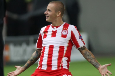 Βάις: Αμφιλεγόμενος… Άραβας! (photos+videos)