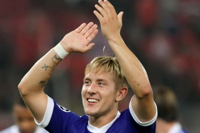 Ντόρτμουντ: «Μπάσιμο» για Χόλτμπι