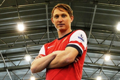 Άρσεναλ: Πήρε Κάλστρομ