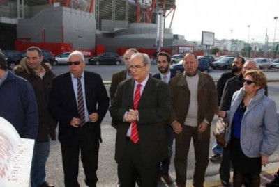 Κατέθεσε στεφάνι στο μνημείο της Θύρας 7 ο Δήμαρχος Πειραιά