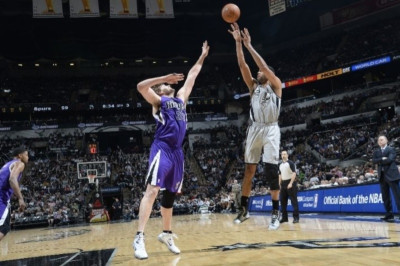 Σαν Αντόνιο Σπερς: Τη… σκαπούλαραν με Κινγκς (video)