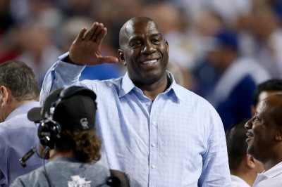 Λος Άντζελες Λέικερς: «Χείρα βοηθείας» από Μάτζικ