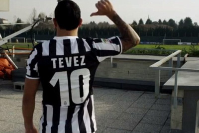 Γιουβέντους: Σκόραρε από τα 90 μέτρα ο Τέβεζ! (photos+video)