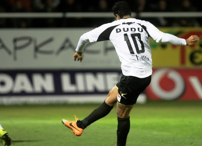 Δαμάζει... κροκόδειλους ο Ντουντού (photos+videos)