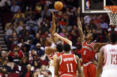 Μιλγουόκι Μπακς: Λιγότεροι… συμπαίκτες για Αντετοκούμπο