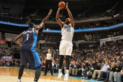 Σάρλοτ Μπόμπκατς: Προσγείωσαν τους Μάβερικς (video)