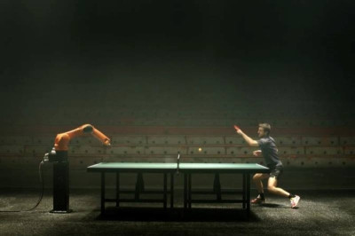 Πινγκ Πονγκ: Κερδίζει το ταχύτερο ρομπότ τον καλύτερο παίκτη; (photos+video)