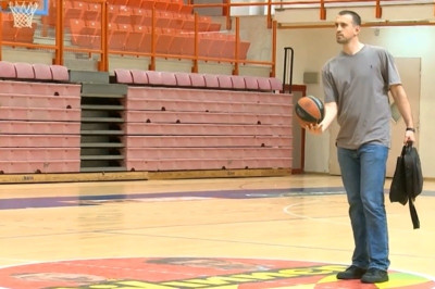 Μακάμπι Τελ Αβίβ: Καλάθι από το κέντρο με ένα χέρι και… τσάντα ο Βούισιτς! (video)